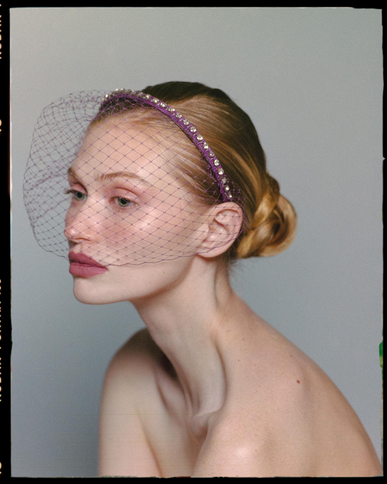 Roberto Maroto: Fashion and beauty editorial for Mimoki. Creative direction focusing on elegance and style. Fotografía de moda y belleza.