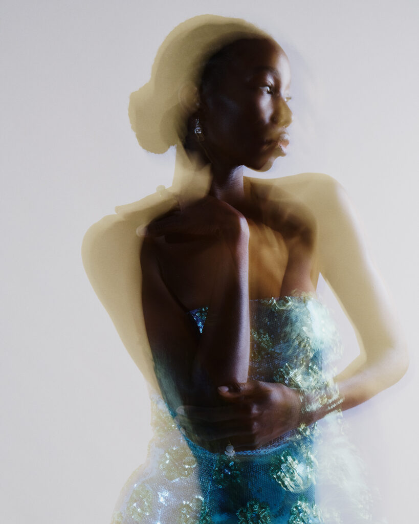 Artistic fashion photography by Roberto Maroto with Redondo Brand