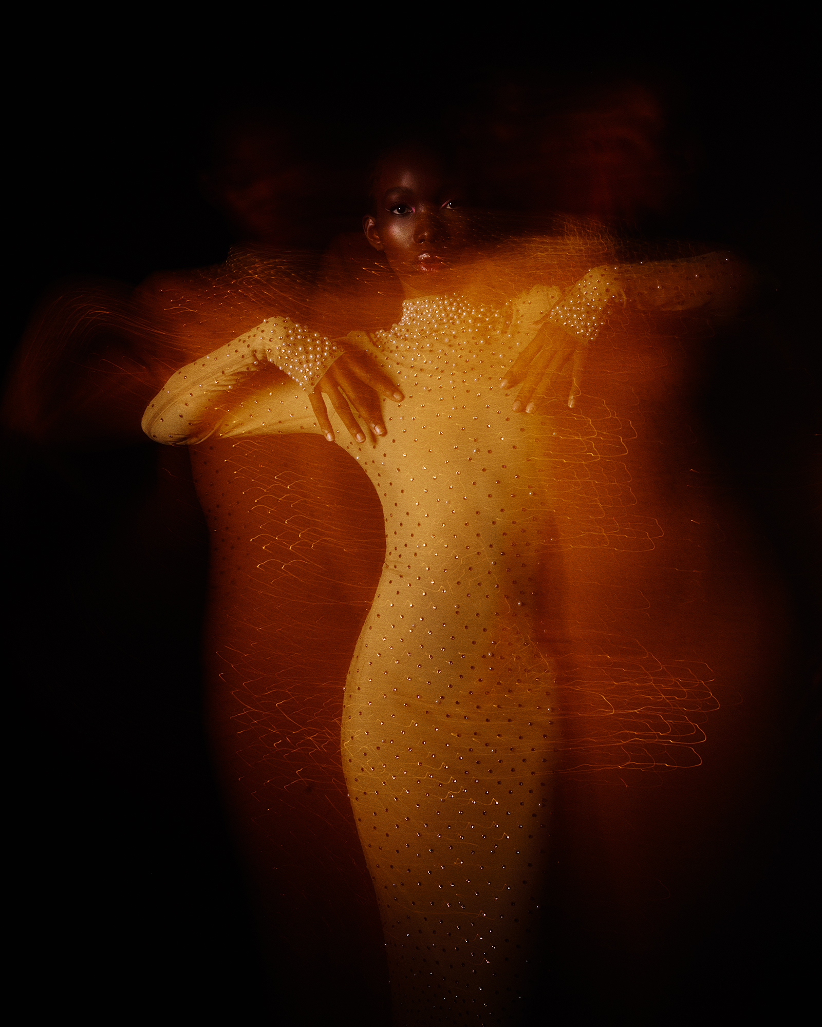 Long exposition fashion photograph by Roberto Maroto