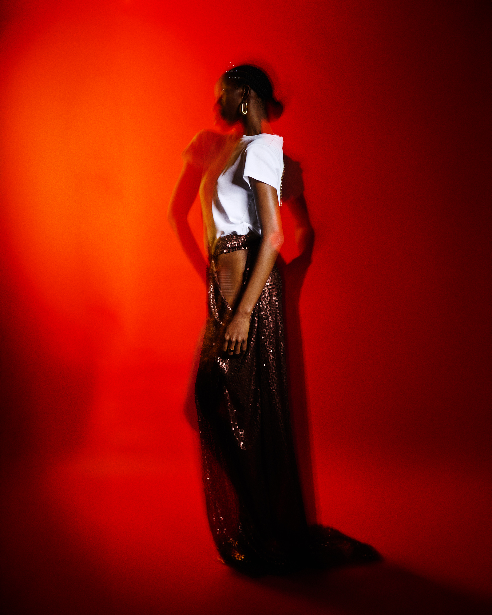 Blurry and artistic fashion photography by Roberto Maroto