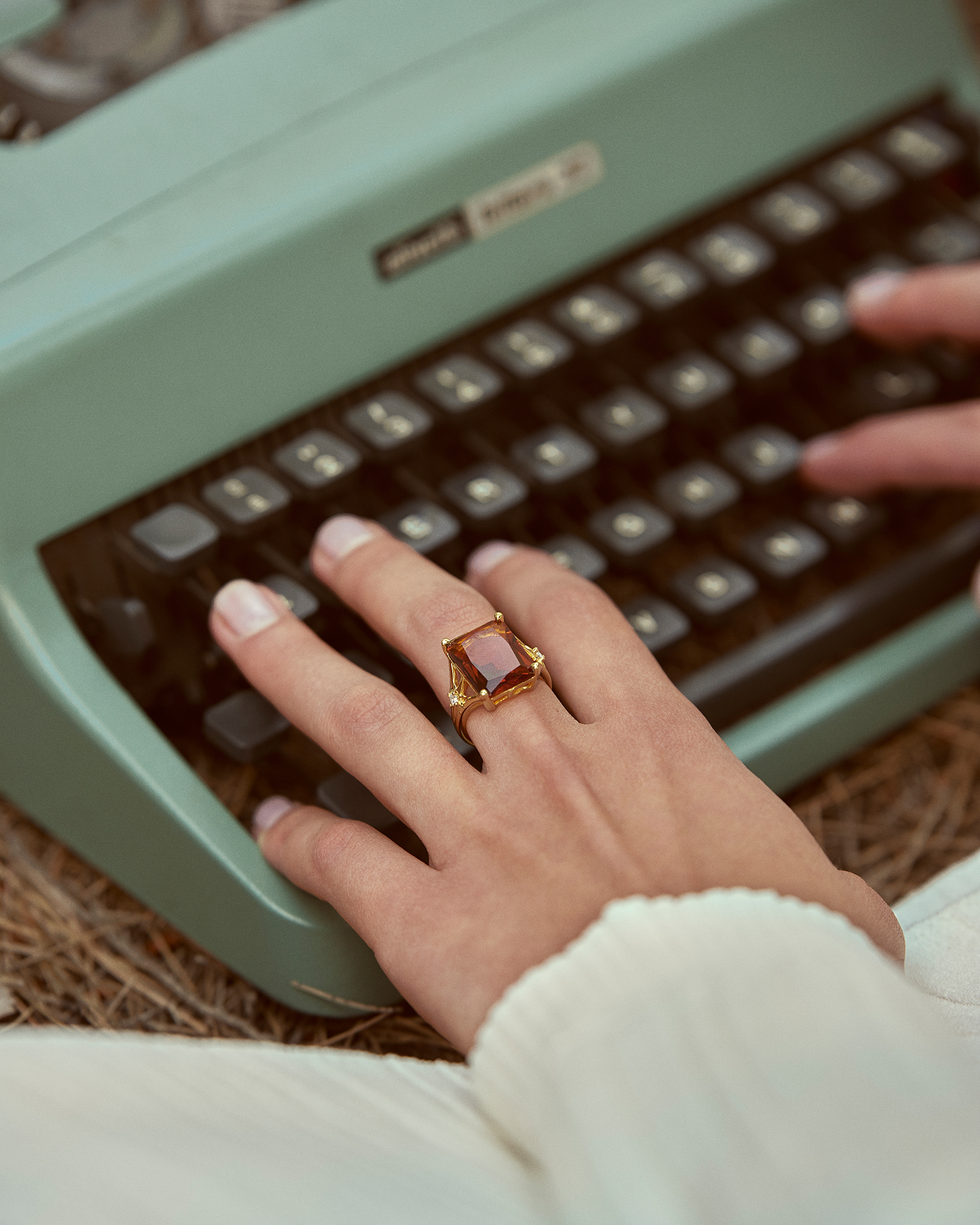 Roberto Maroto: Jewelry photography for Thomas Sabo editorial in L'Officiel. Professional still life. Fotografía de joyas Thomas Sabo.